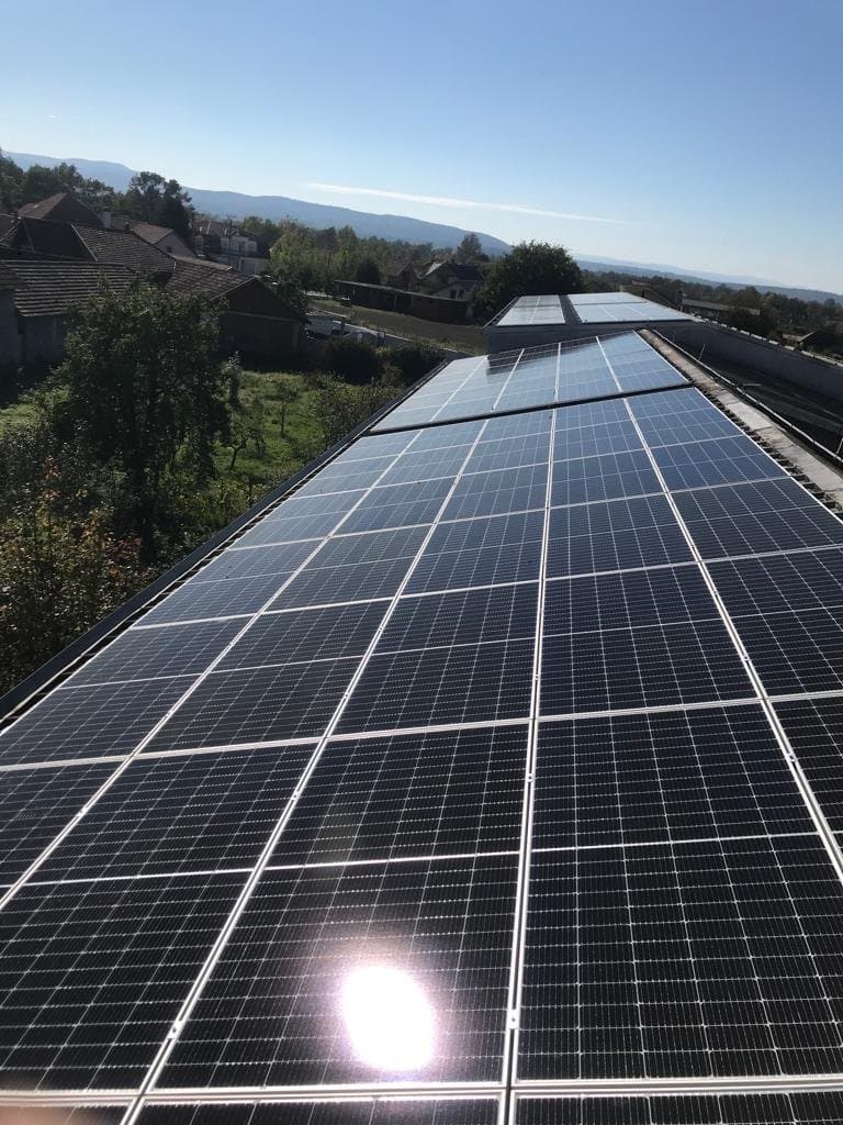 Solarna elektrana snage 60 kWp na krovu poslovnog objekta